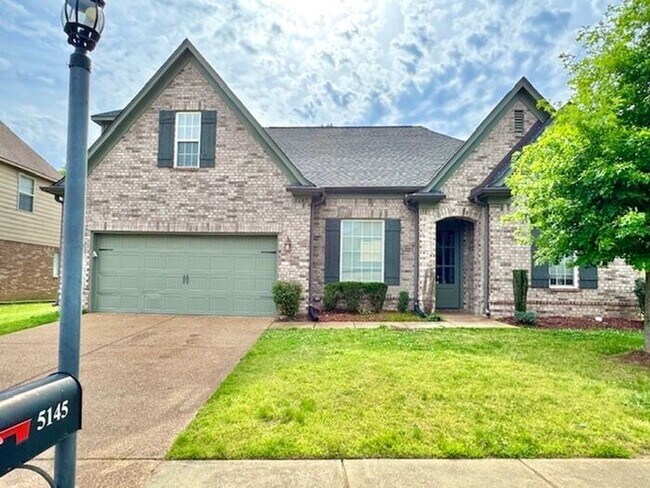 Spacious 4 Bedroom 3 Bath Home In Southeast - Spacious 4 Bedroom 3 Bath Home In Southeast