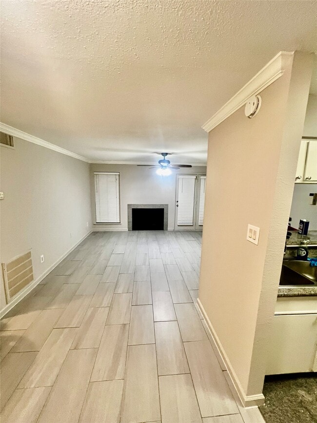 Photo - 3300 Pebblebrook Dr Unidad 89