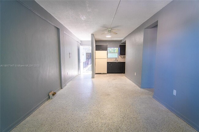 Photo - 2000 NW 29th St Unit 6