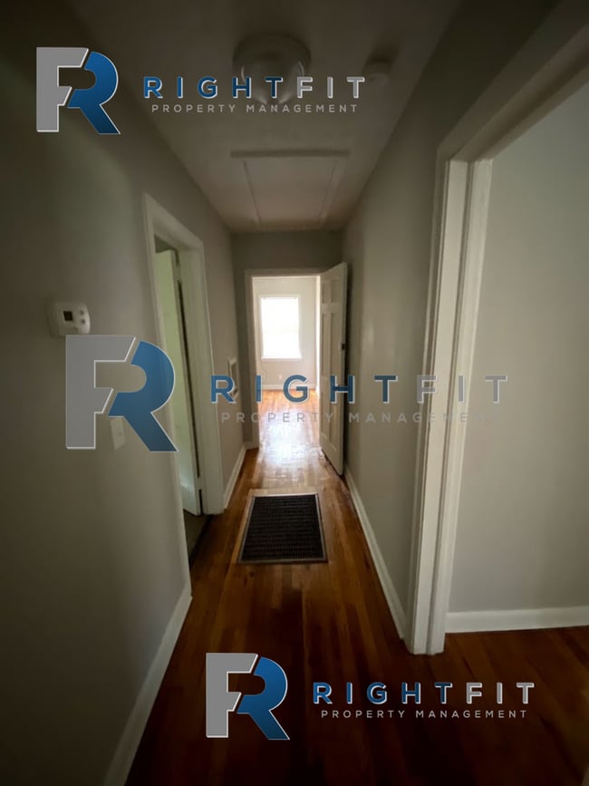 Photo - Newly renovated cottage in historic district!