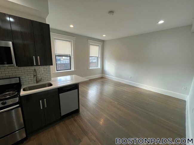 Photo - 11 Queensberry St Unit 37