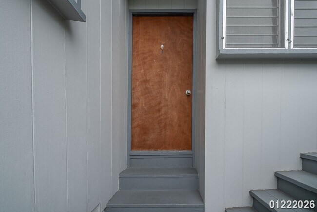 Photo - $2,200 / 2br - 2BED 1BATH DUPLEX IN MANOA VALLEY