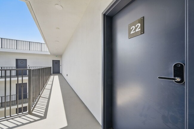 Photo - 212 N Mariposa Ave