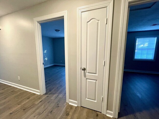 Photo - 00506 Unit B