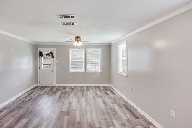 Photo - 710 Derbigny St