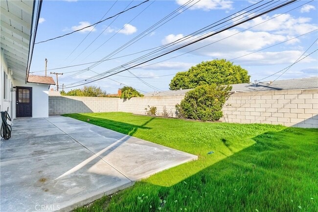 Photo - 15542 Mayflower Ln