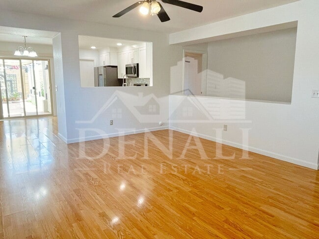 Photo - 3945 S Illinois St