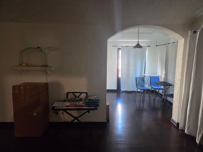 Building Photo - 2139 Vine St Unit 2139.5