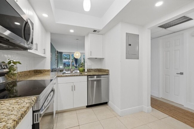 Photo - 108 Royal Pk Dr Unit 1d