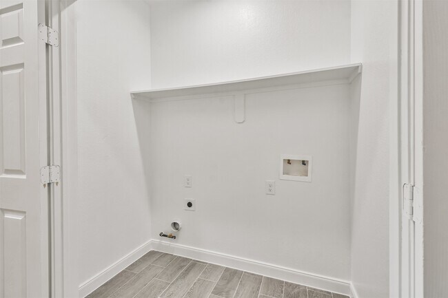 Photo - 7524 E Maxroy St