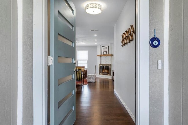 Photo - 2507 Broken Oak Dr