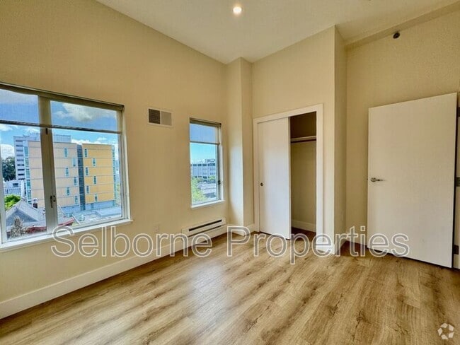Building Photo - 1401 Jackson St Rental