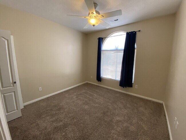 Photo - Welcome Home! Lovely 3 bed 2 bath home.