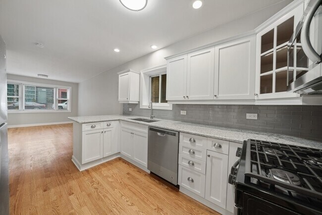 Photo - 1548 N Honore St Unit 1F