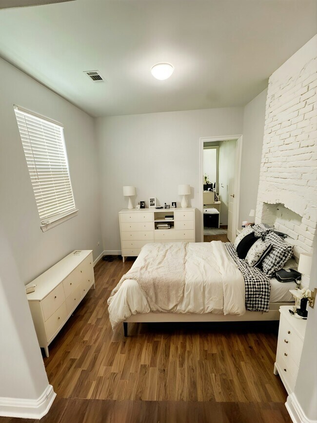 Photo - 7931 Olive St