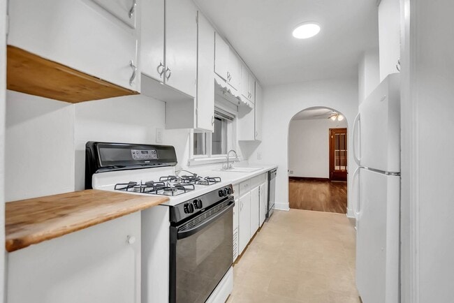 Photo - 1115 W 11th St