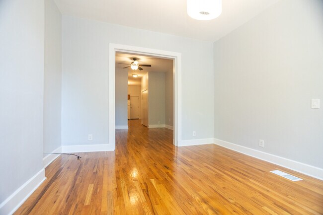 Photo - 525 N Wood St Unit 1