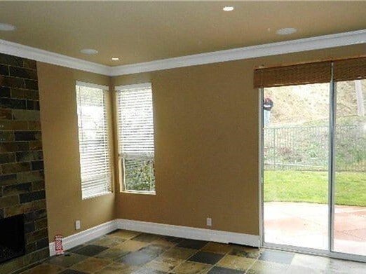 Building Photo - BEAUTIFUL MOUNTAIN VIEW 4BED/3BATH PLUS DE...