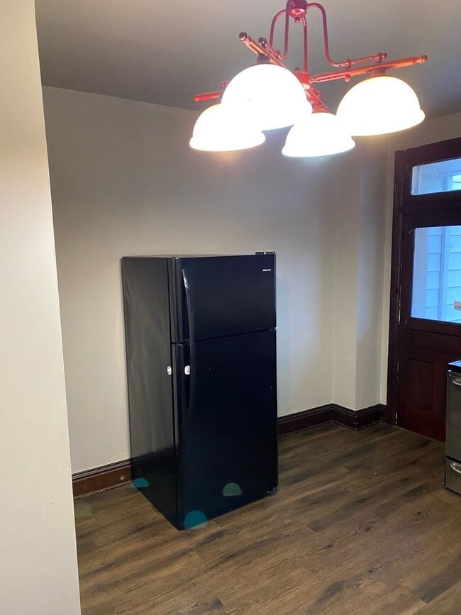 Photo - 664 Linden Ave Unit 2