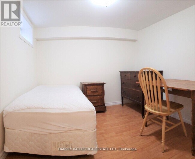 Photo - 541 Palmerston Blvd Unit 3