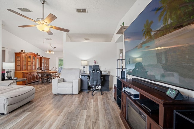 Photo - 6621 W Robin Ln