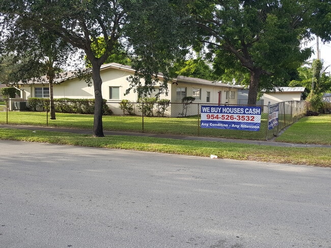 Photo - 1700 NW 27TH TERRACE