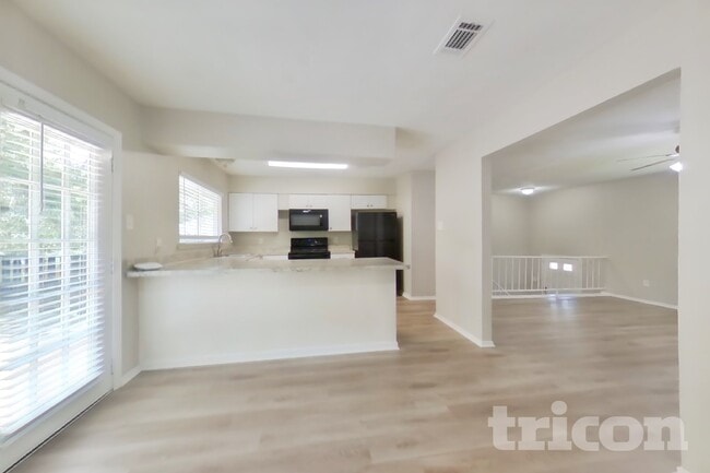 Photo - 8610 Pine Shores Dr