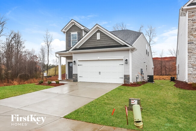 Photo - 586 Hillpark Ln