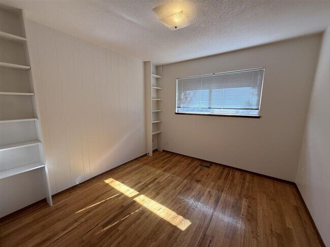 Photo - 18755 NW Vale St