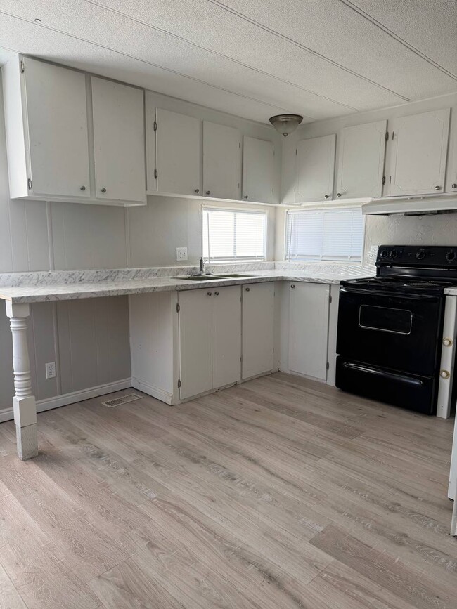 Photo - SALINA RENTALS - TRLR #3