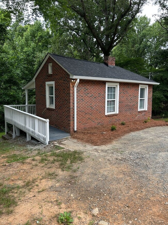 Photo - 312 Motor Rd House