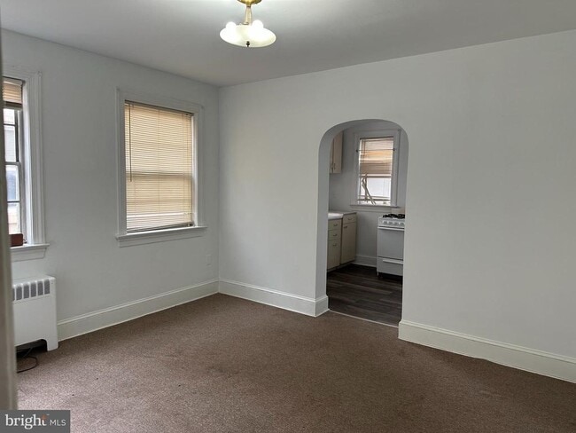 Building Photo - 208 W Gay St Unit 3