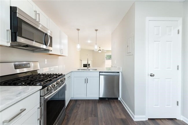 Photo - 547 Harbor Lake Ct