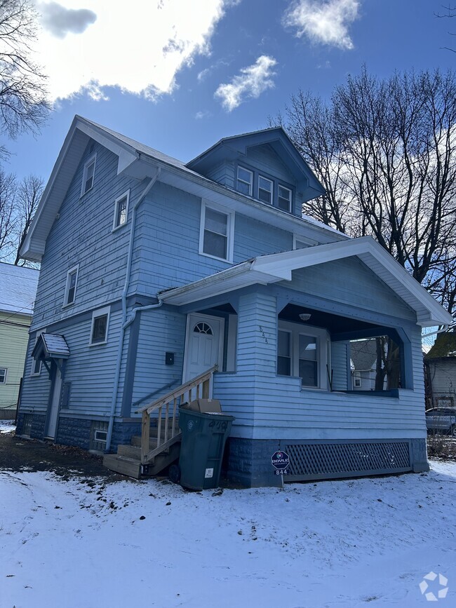 Building Photo - 844 Seward St Rental