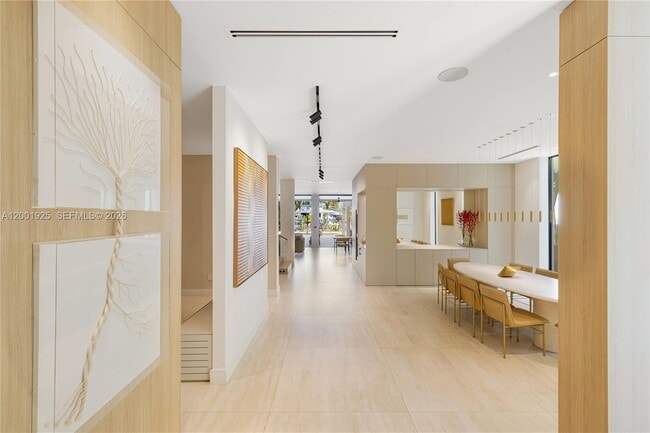 Photo - 707 NE 77th St