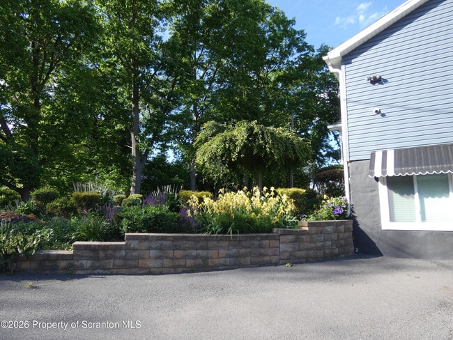Photo - 607 3rd Ave
