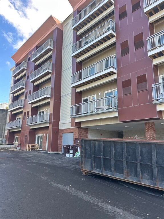 Building Photo - 10 Franklin Ave Unit 305 Rental
