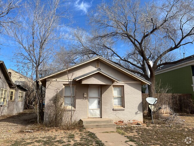 Building Photo - Great 1 Bedroom 1 Bathroom House close to ...