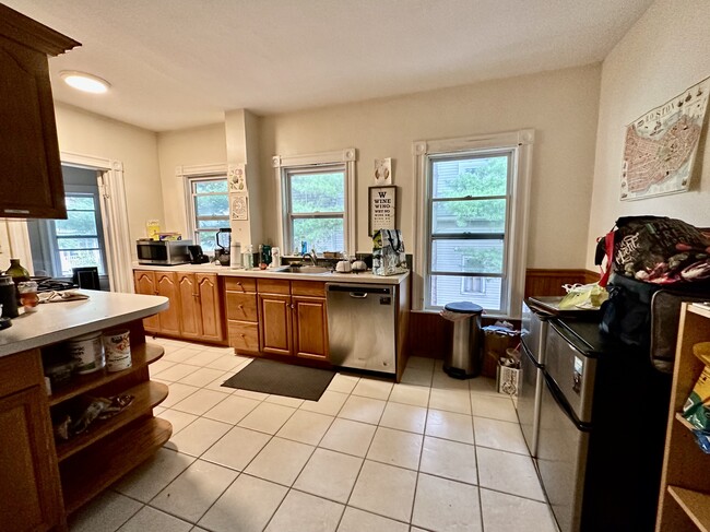 14 Curtis Ave Unit 2