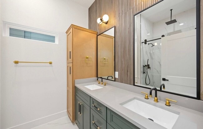 Photo - 8007 Cora St