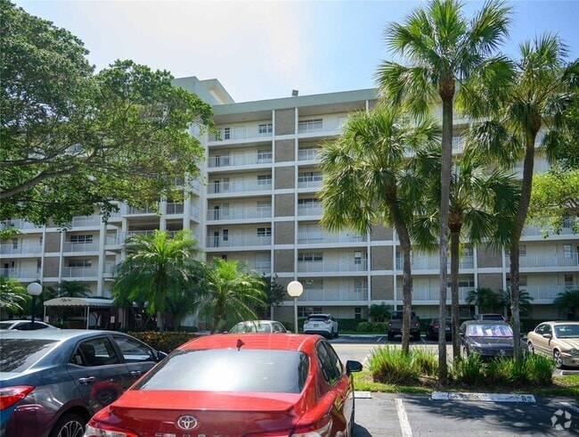 Building Photo - 3080 N Course Dr Unit 604 Rental