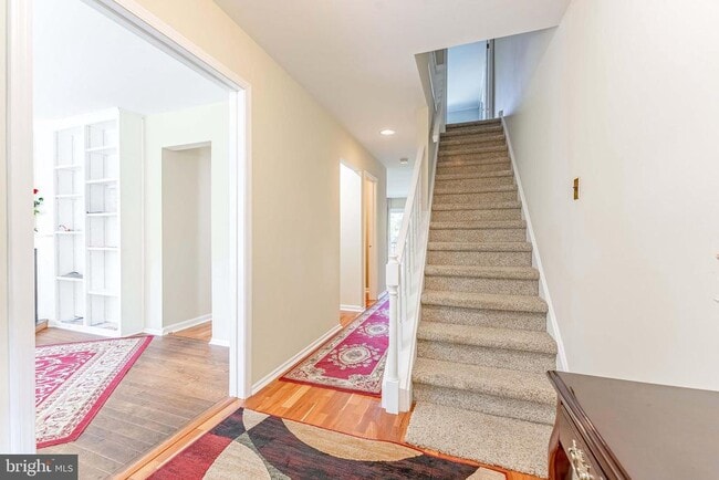 Building Photo - 11 Chateau Cir