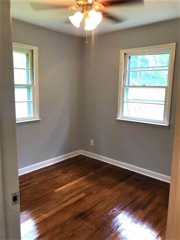 Photo - 310 College Park Dr