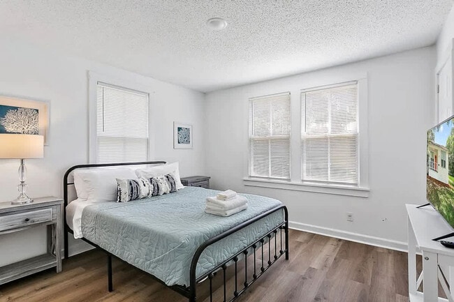 2413 Schumacher Ave Unit SI ID1578562P
