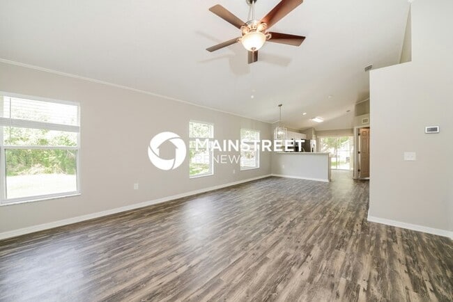 Photo - 3 Bedroom Pet-Friendly Home in Palmetto, FL with Main Street Renewal
