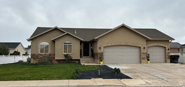 Building Photo - Charming Spacious Cedar City Home