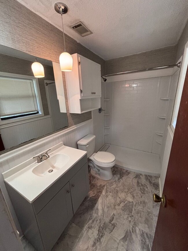 Photo - 4 BR house Smart Rd area