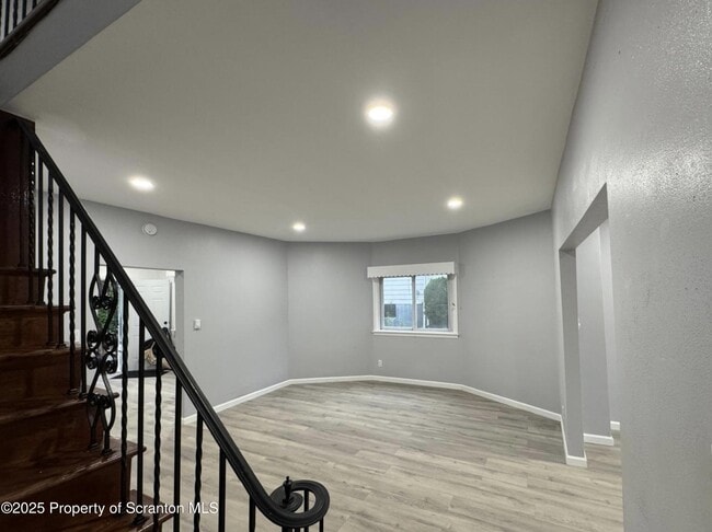 Photo - 342 N Main St