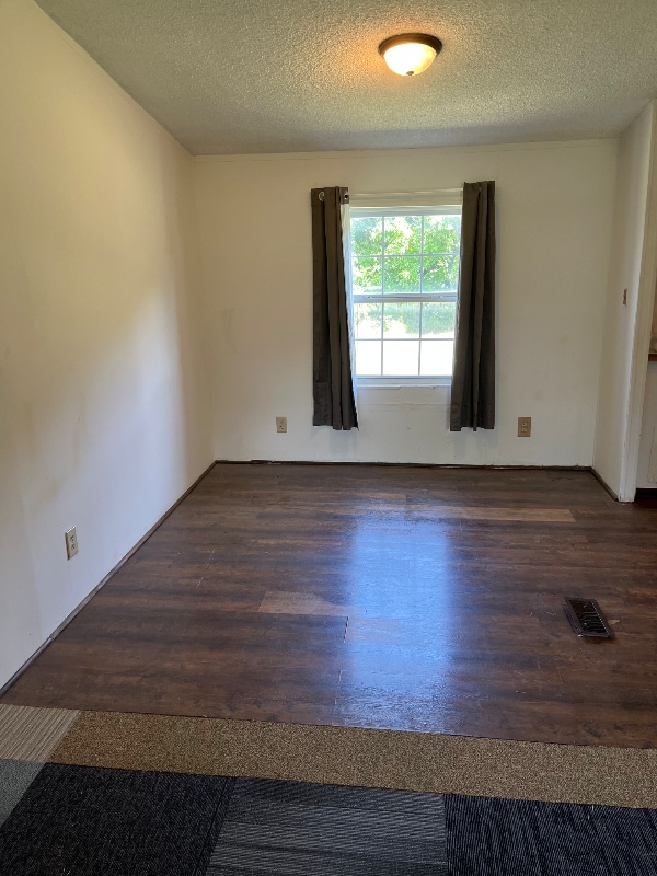 Photo - 9590 SW McAdoo Rd