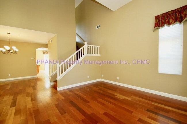 19 Waterbury Ln